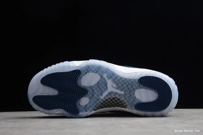 11 CD6846-102 Air Navy Snakeskin Jordan Blue Low 0815